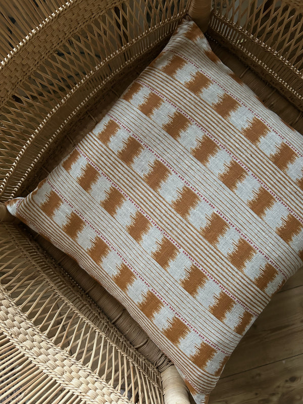 NEW IN! Ikat Stripe Rust Linen 45x45 cm