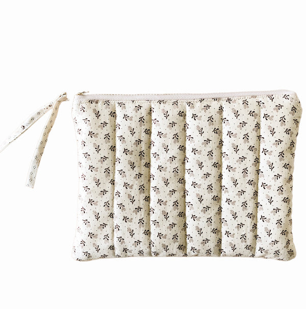 Laura Pouch